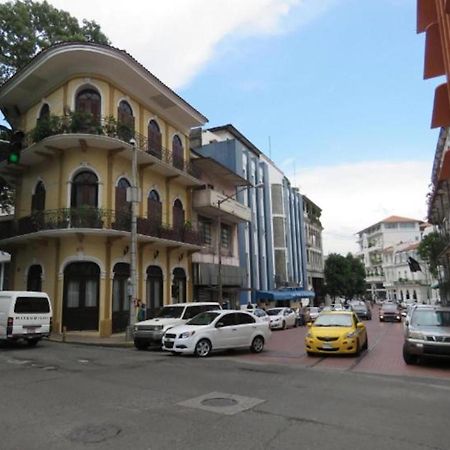 Hotel Pension Corona Kota Panama Bagian luar foto